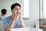bọt rửa mặt cho da dầu nam